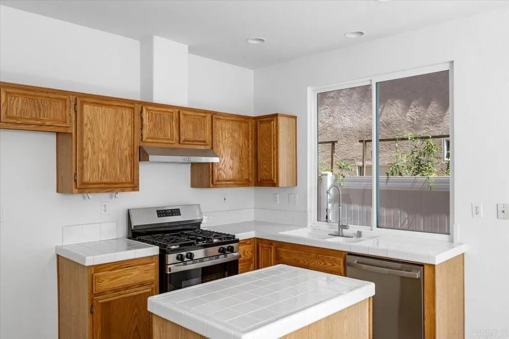 https://cdn.realtyfeed.com/cdn/127/306761489/67563ec70a776f3b15600789a3458242.webp