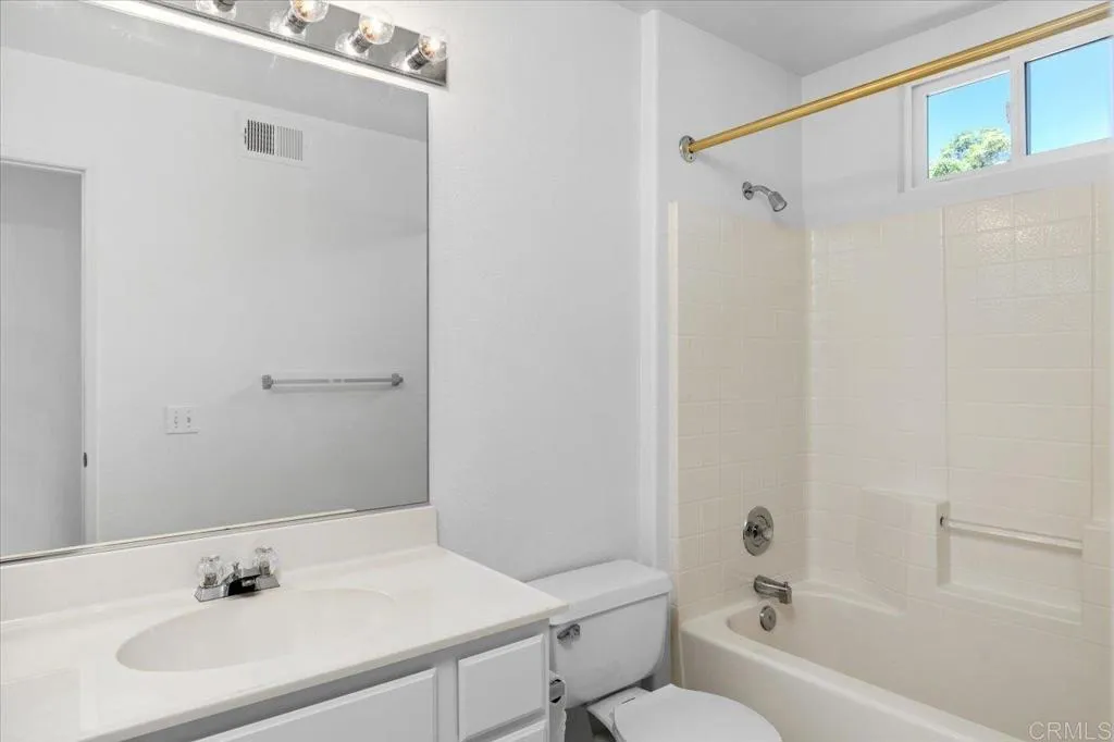 https://cdn.realtyfeed.com/cdn/127/306761489/804105fcd64514ea7368ffa23ab3a7e4.webp
