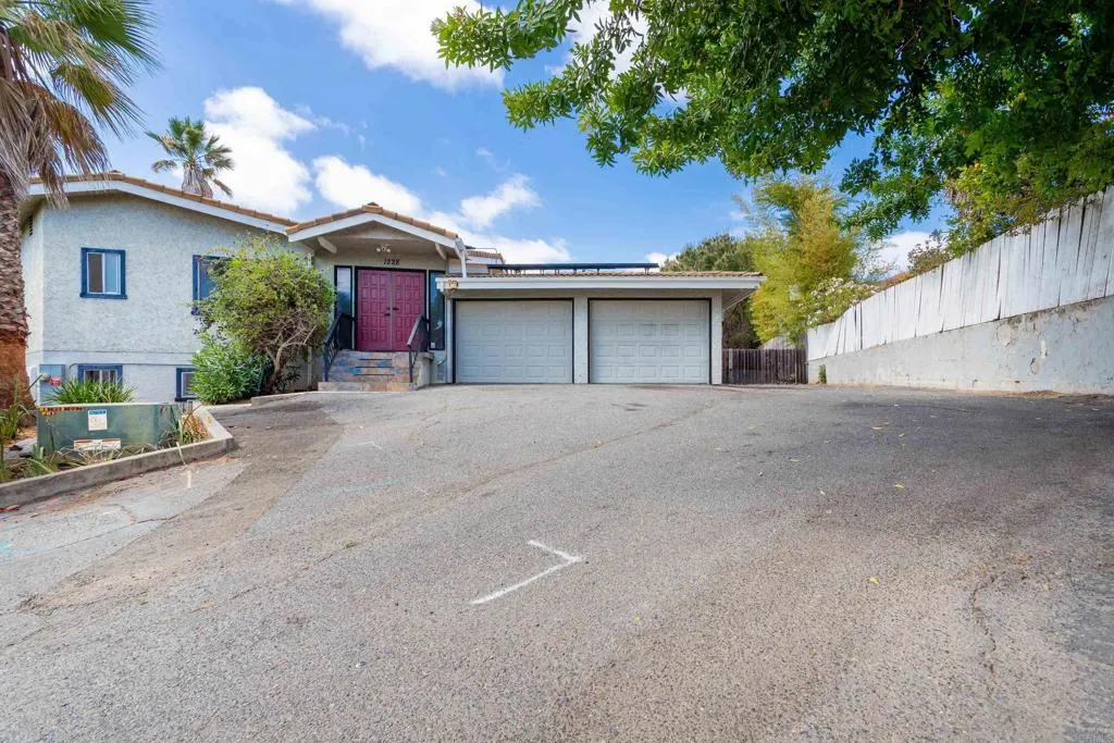 https://cdn.realtyfeed.com/cdn/127/306761494/069d013c26c04bf033293ee5b8c86c4a.webp