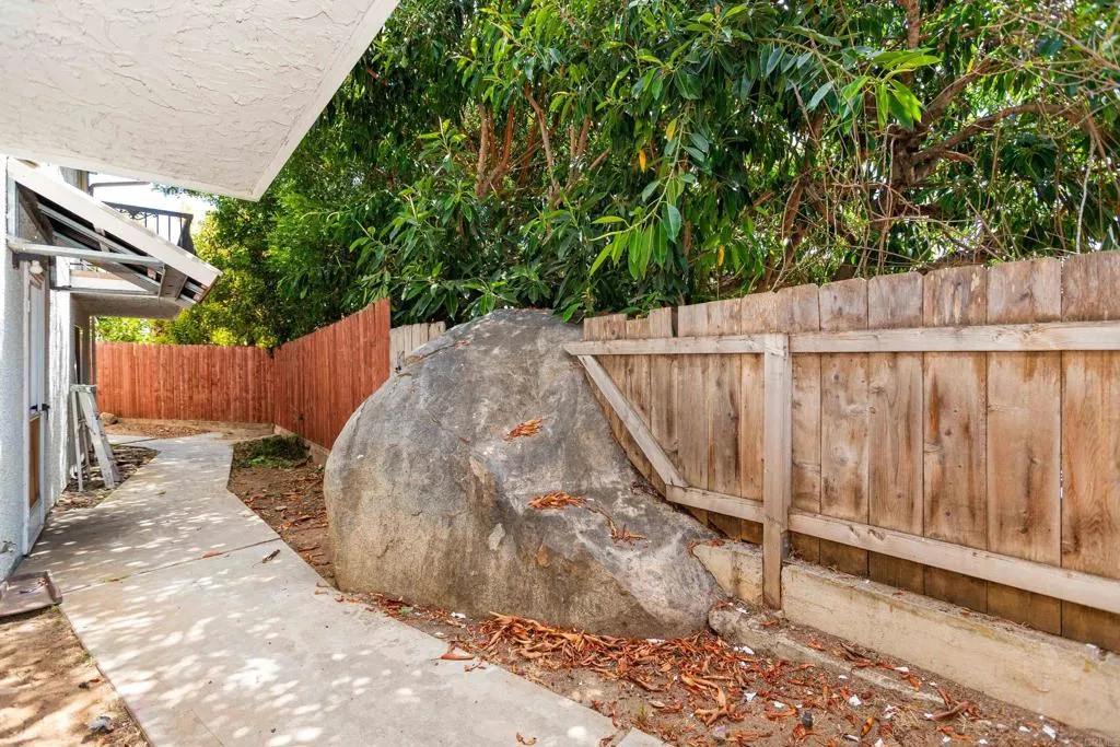 https://cdn.realtyfeed.com/cdn/127/306761494/68eae4030df64e8f9d3b56749b481f8d.webp