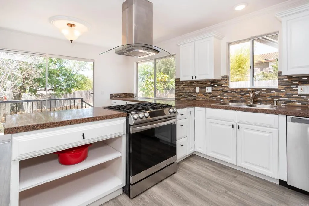 https://cdn.realtyfeed.com/cdn/127/306761494/cb47bd582d158644b6bac0a8c4a50bd2.webp