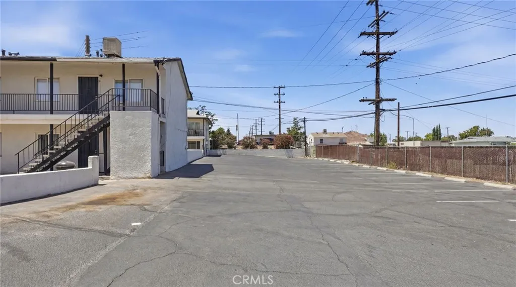 511 E Fredricks, Barstow, CA 92311 - Photo 4 of 33, Barstow, CA