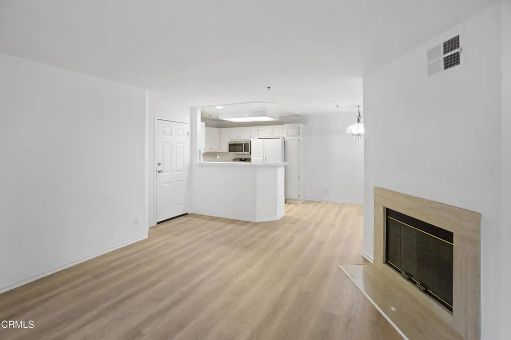 5805 Oak Bend Lane Unit 208, Oak Park, CA 91377 - Photo 3 of 18, Oak Park, CA