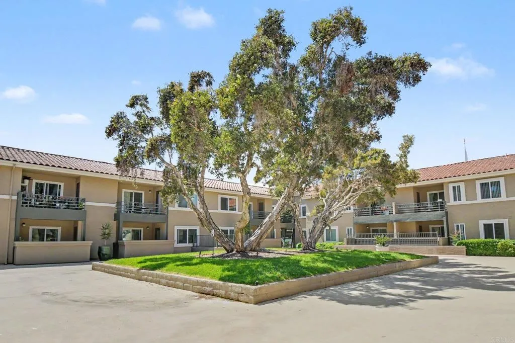 https://cdn.realtyfeed.com/cdn/127/306761540/12ef9cacb7fa9fff7ce57ce80825bfc3.webp
