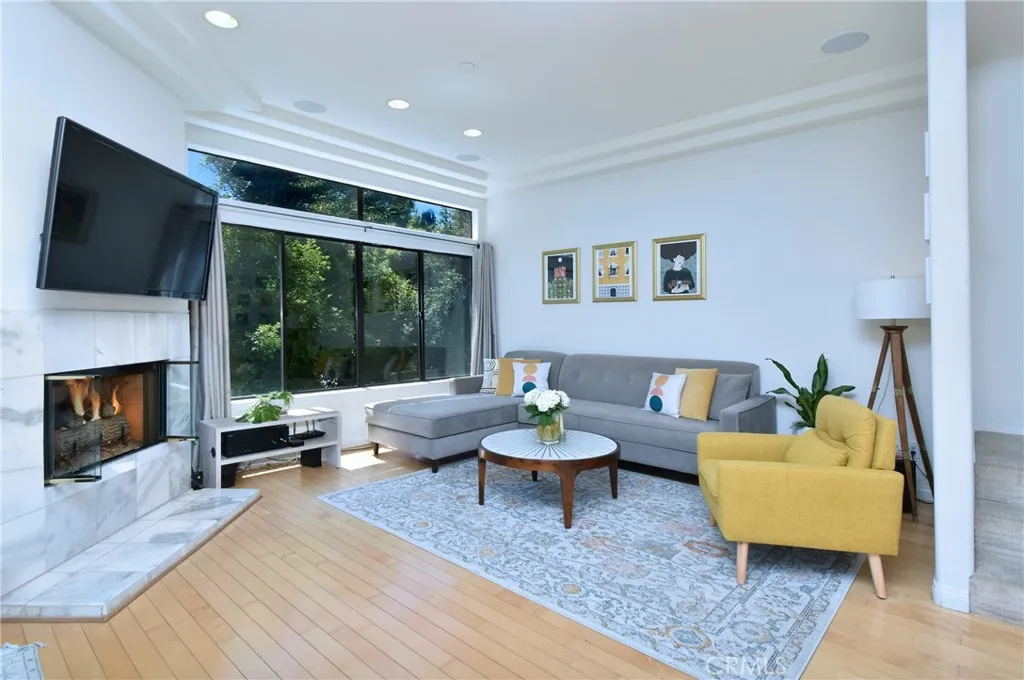 11847 Laurelwood Unit 304, Studio City, CA 91604 - Main photo, Studio City, CA