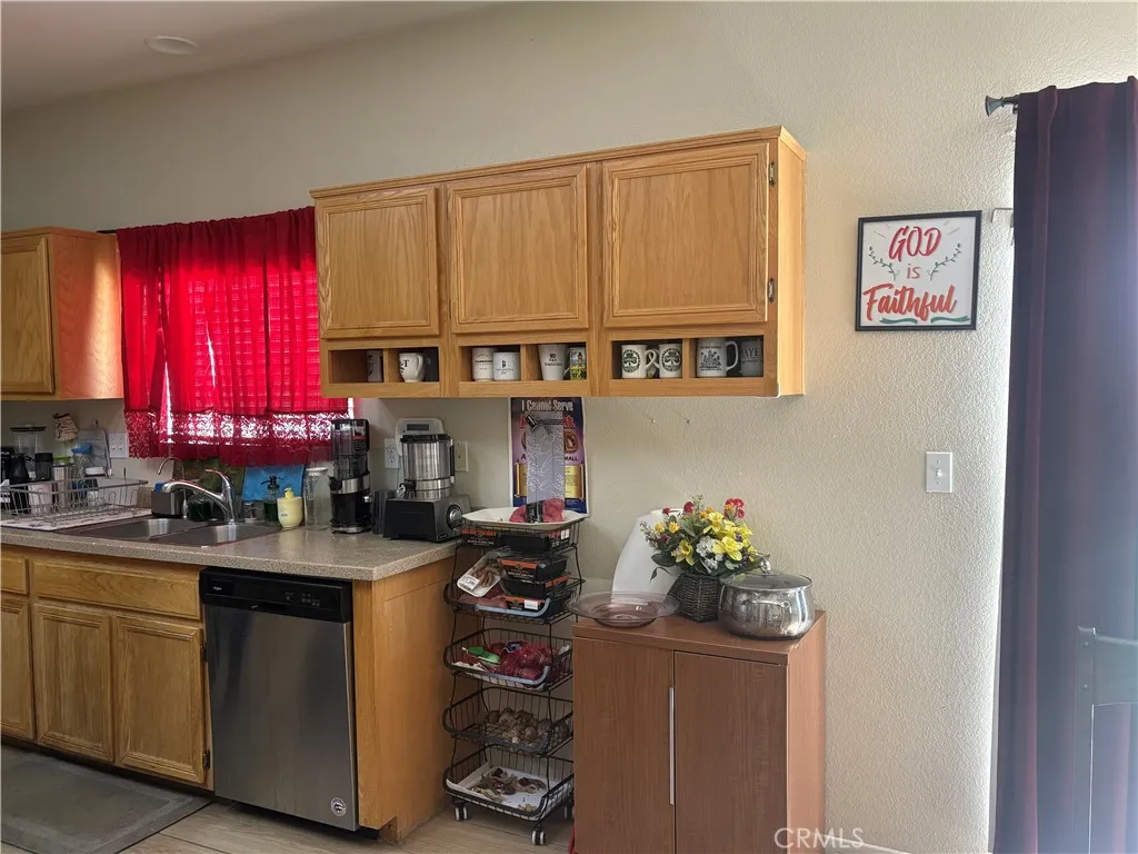 13073 Glendale Place, Victorville, CA 92392 - Photo 5 of 30, Victorville, CA