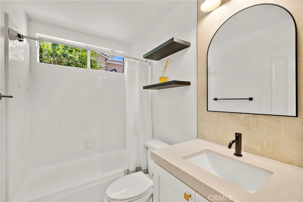 https://cdn.realtyfeed.com/cdn/127/306761683/8d78db595c66833adb3e0ed7a4bc3adf.webp