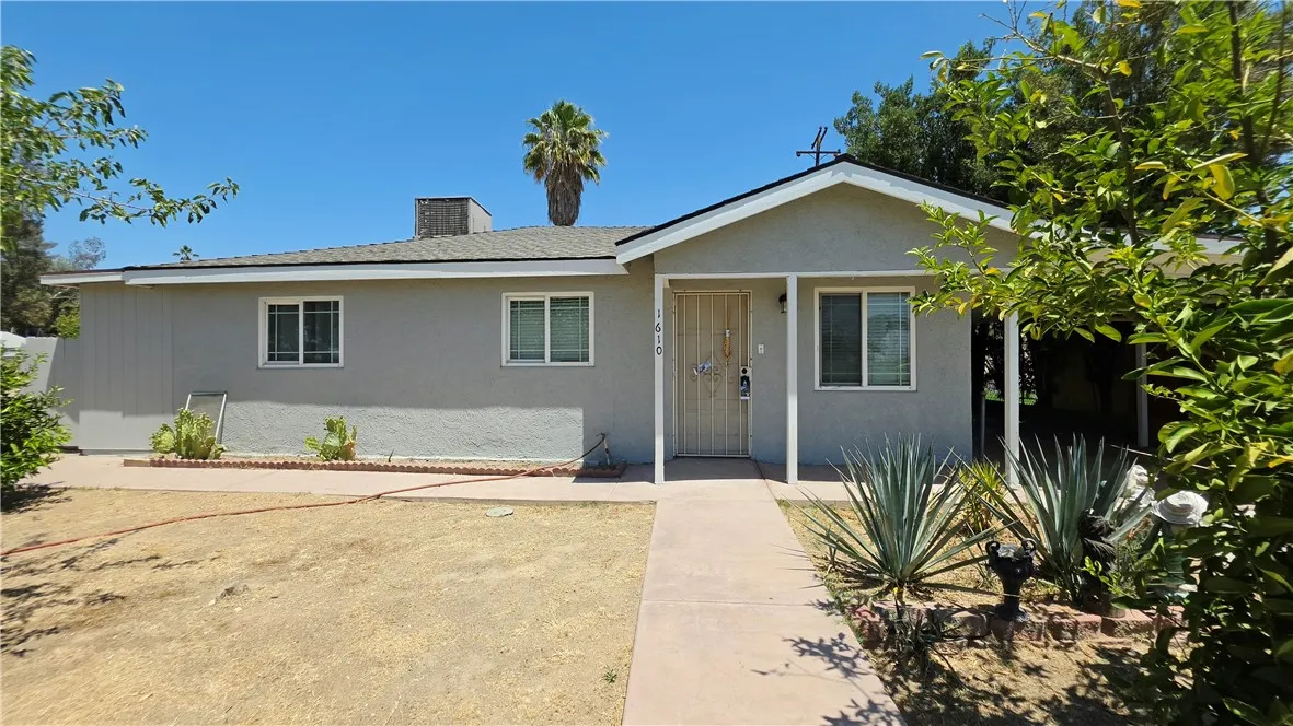 Bakersfield, CA 93305