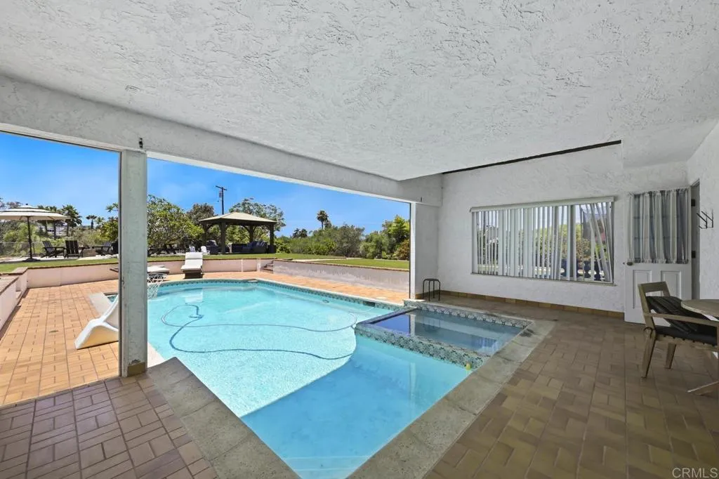 https://cdn.realtyfeed.com/cdn/127/306761848/1c8fedc352cfa9eeda4e9542fb14eab6.webp