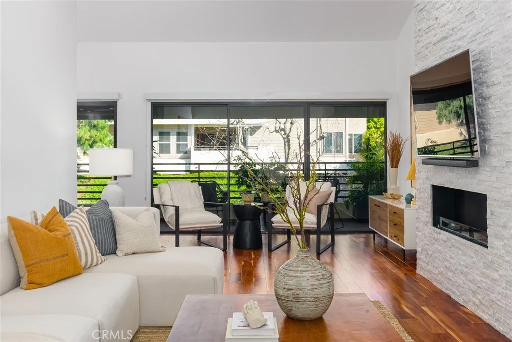 280 Cagney Lane Unit 301, Newport Beach, CA 92663 - Photo 4 of 50, Newport Beach, CA