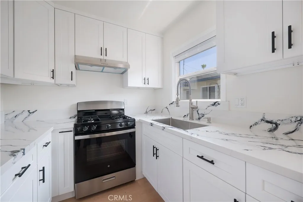 12237 Vanowen Street Unit E, North Hollywood, CA 91605 - Photo 5 of 9, North Hollywood, CA