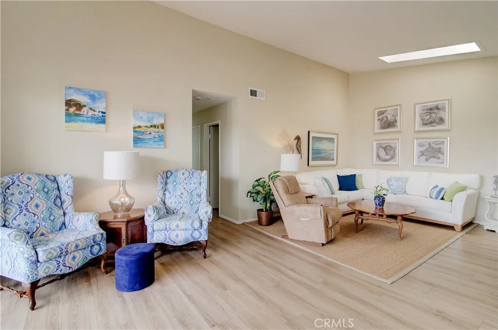 8566 Trinity Circle Unit 816d, Huntington Beach, CA 92646 - Photo 4 of 24, Huntington Beach, CA