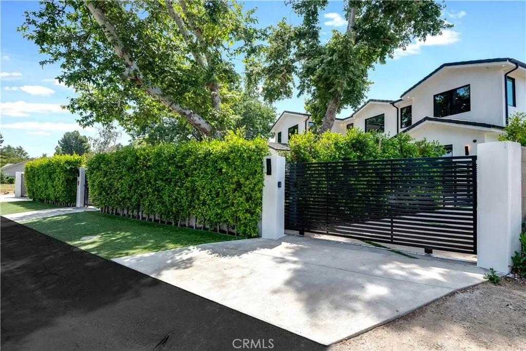 23262 Gonzales Drive, Woodland Hills, CA 91367 - Photo 3 of 50, Woodland Hills, CA