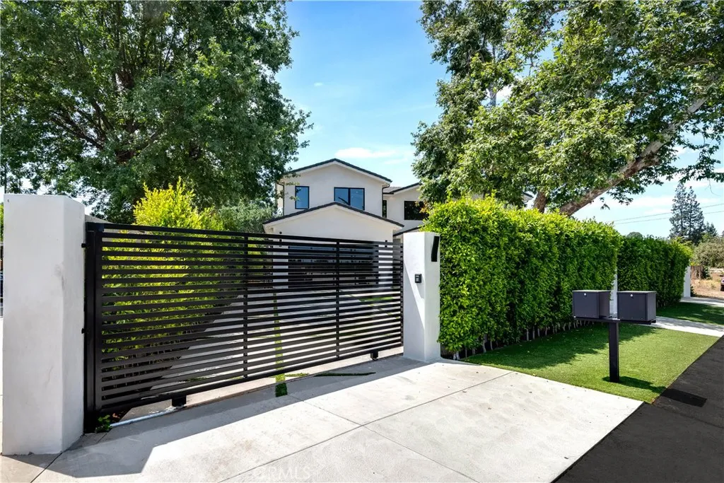 23262 Gonzales Drive, Woodland Hills, CA 91367 - Photo 2 of 50, Woodland Hills, CA