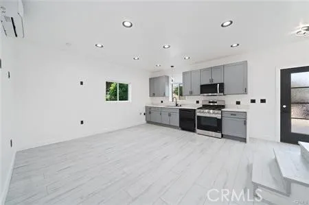 16602 Superior, Northridge, CA 91343 - Photo 2 of 16, Northridge, CA