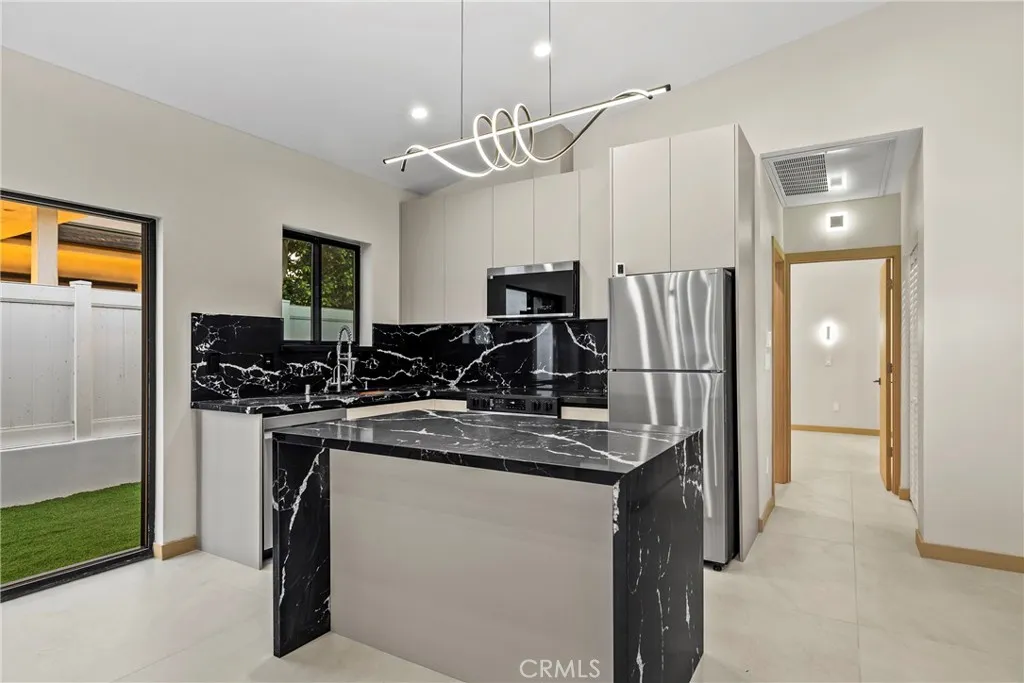14240 Hortense, Sherman Oaks, CA 91423 - Photo 5 of 9, Sherman Oaks, CA