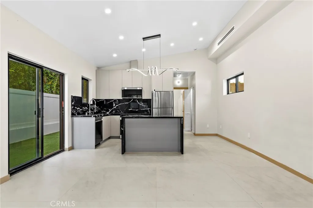 14240 Hortense, Sherman Oaks, CA 91423 - Photo 3 of 9, Sherman Oaks, CA