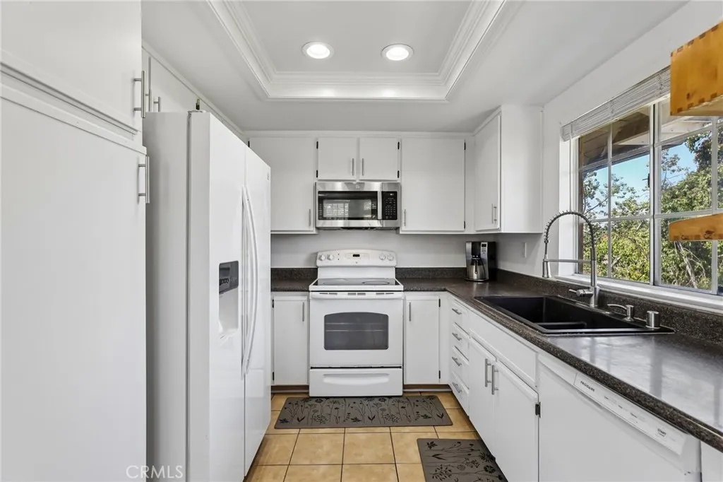 15 Via Hermosa, Rancho Santa Margarita, CA 92688 - Photo 4 of 45, Rancho Santa Margarita, CA