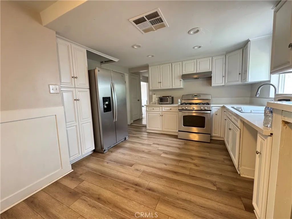 412 Beech, Bakersfield, CA 93304 - Photo 4 of 12, Bakersfield, CA
