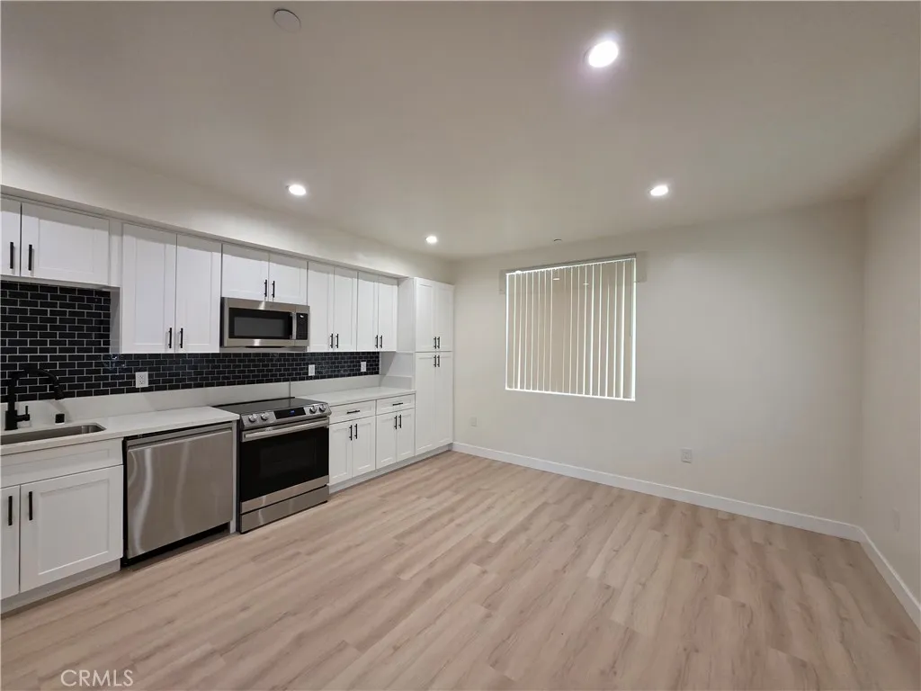 14618 Sylvan Street, Van Nuys, CA 91411 - Photo 4 of 12, Van Nuys, CA