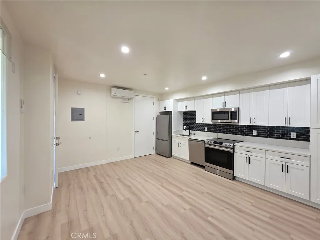 14618 Sylvan Street, Van Nuys, CA 91411 - Photo 2 of 12, Van Nuys, CA