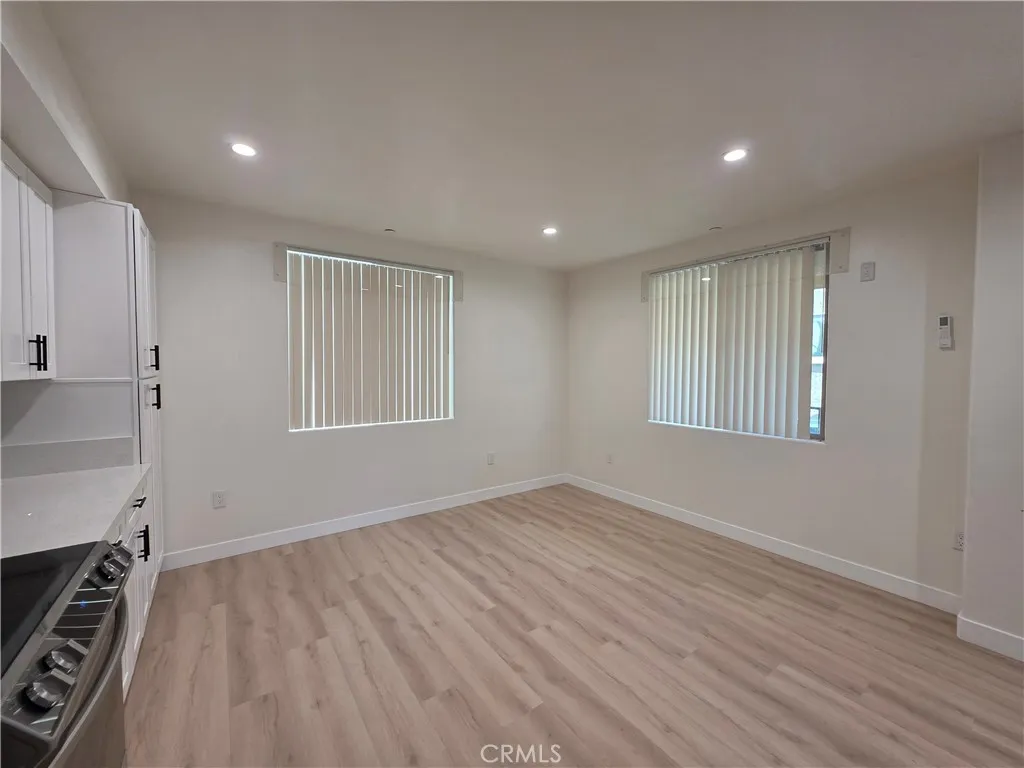 14618 Sylvan Street, Van Nuys, CA 91411 - Photo 5 of 12, Van Nuys, CA