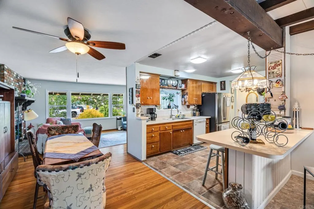 https://cdn.realtyfeed.com/cdn/127/306762099/32cce8e526adc3736cfe6efb8b176aaf.webp