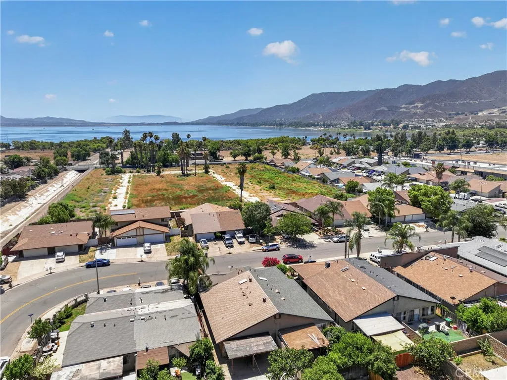 1105 Monroe, Lake Elsinore, CA 92530 - Photo 3 of 13, Lake Elsinore, CA