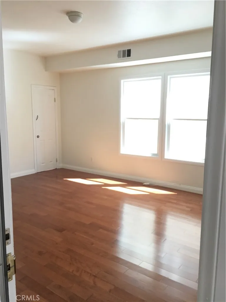 2710 Raymond Avenue, Los Angeles, CA 90007 - Photo 4 of 19, Los Angeles, CA