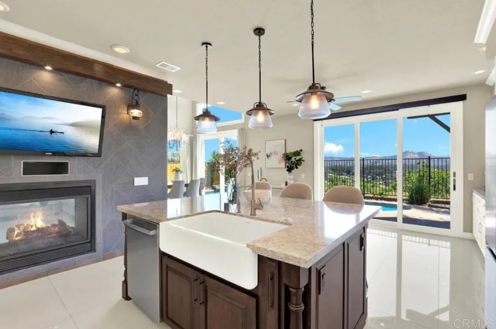 https://cdn.realtyfeed.com/cdn/127/306762198/49489de4f69fc3be66202469911984c7.webp