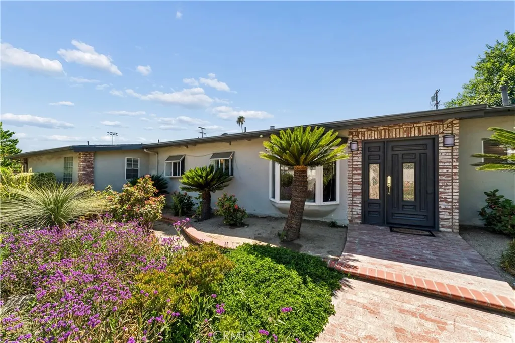 8519 Winnetka Avenue, Winnetka, CA 91306 - Photo 3 of 38, Winnetka, CA