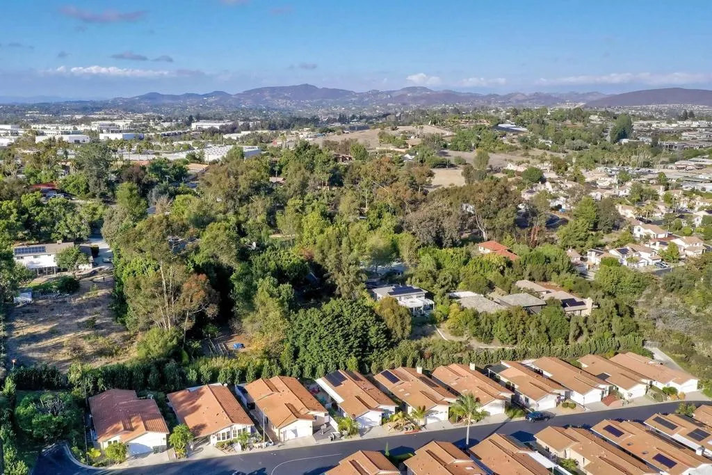 https://cdn.realtyfeed.com/cdn/127/306762212/2b658083e795a1d87d183222b24da0fc.webp
