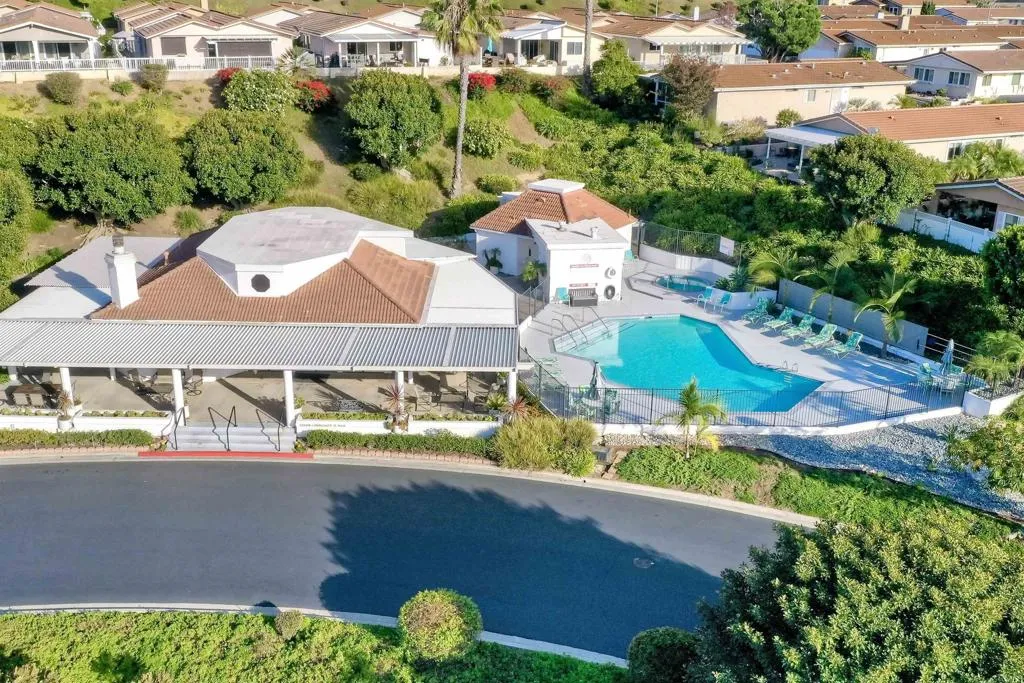 https://cdn.realtyfeed.com/cdn/127/306762212/e5c4c0d29cf2743d8c84641a38b0baed.webp