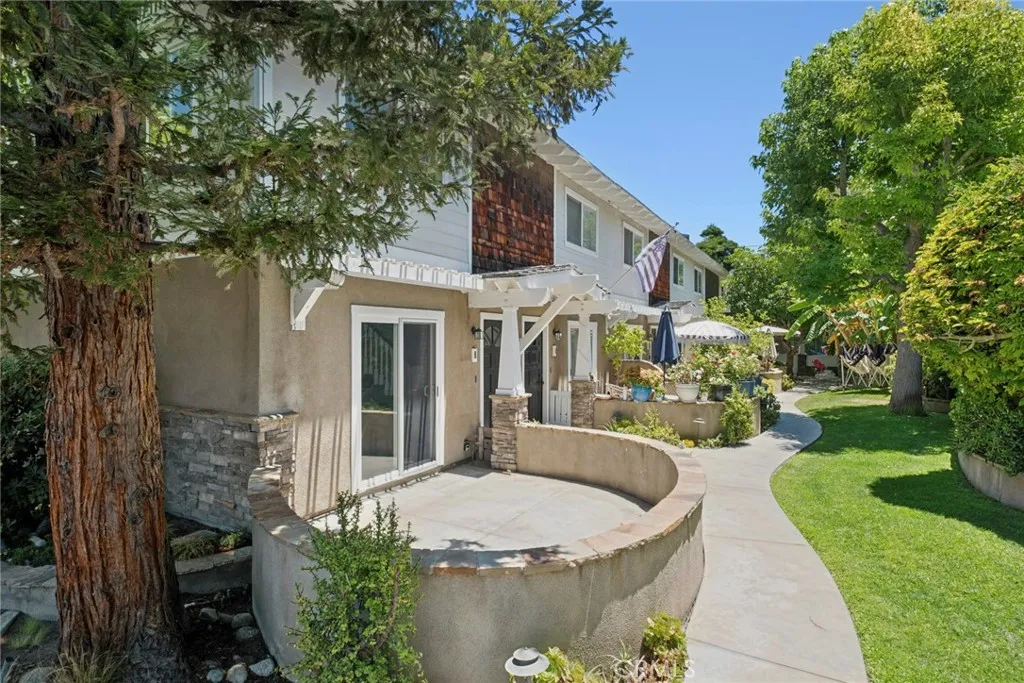 2550 Elden Unit B, Costa Mesa, CA 92627 - Photo 3 of 22, Costa Mesa, CA