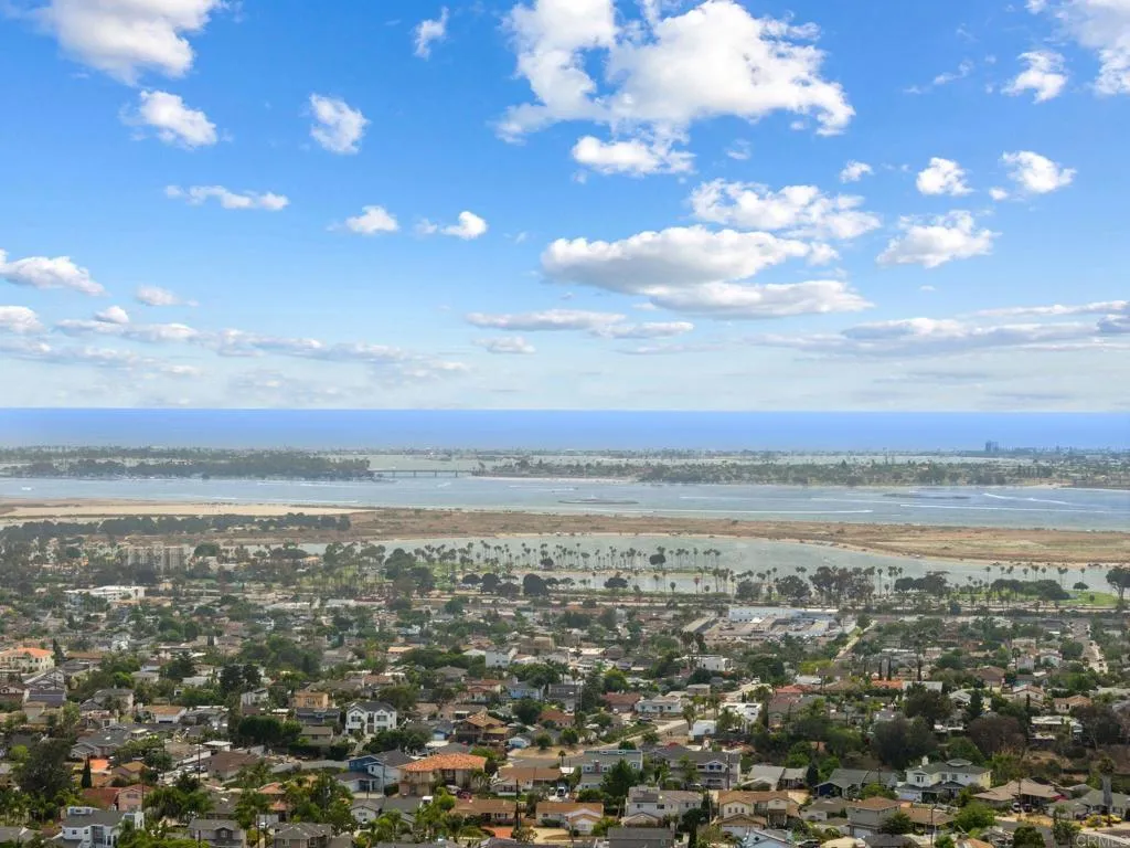 https://cdn.realtyfeed.com/cdn/127/306762262/100bda59e96e40d8a709016c29cbf2cf.webp