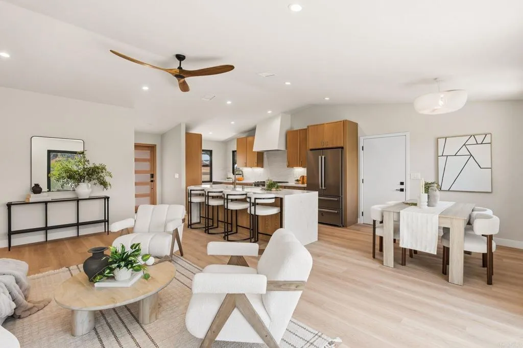 https://cdn.realtyfeed.com/cdn/127/306762262/611b6bf77719db13693fe95161e624e5.webp