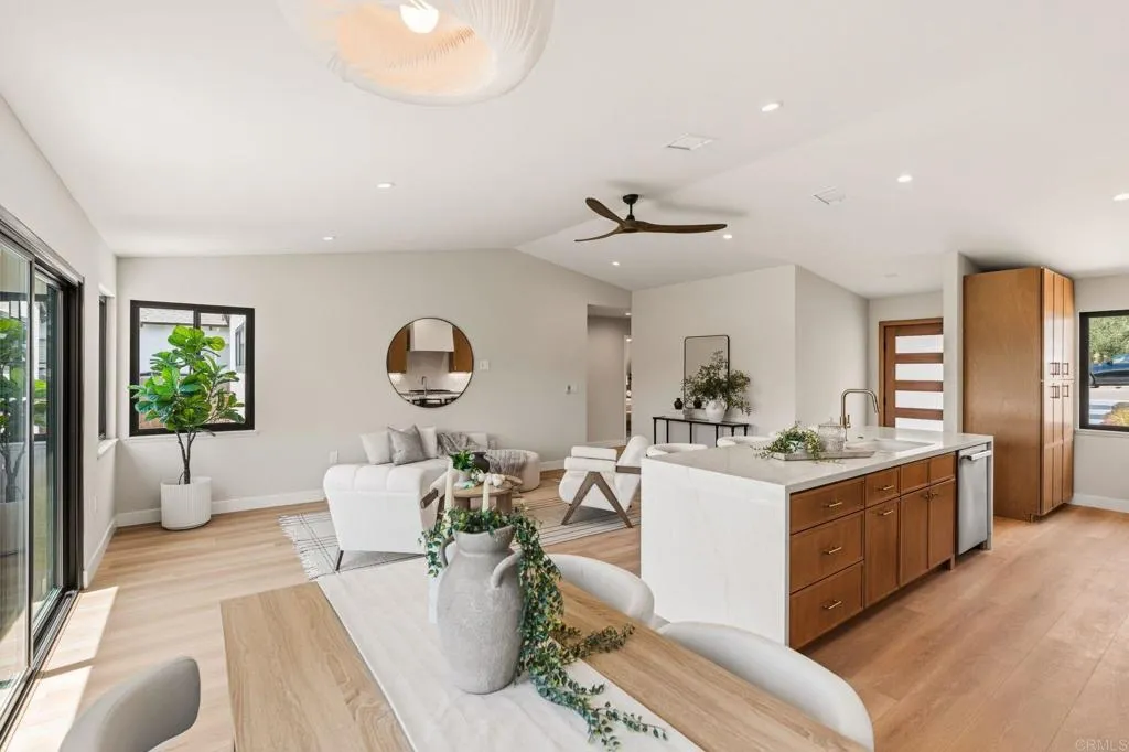 https://cdn.realtyfeed.com/cdn/127/306762262/66624d88db8e03de6f49dccb1f0bfe67.webp