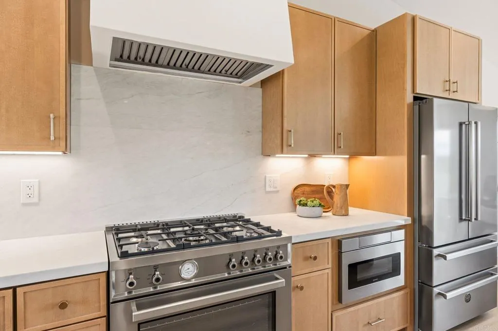 https://cdn.realtyfeed.com/cdn/127/306762262/776357c9efd9f9cdedfad7af7ac0b6ce.webp