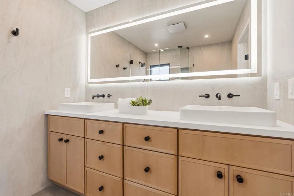 https://cdn.realtyfeed.com/cdn/127/306762262/7ecdb5a28641f7352b97ce08cd1d8360.webp