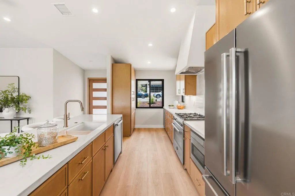 https://cdn.realtyfeed.com/cdn/127/306762262/abe26bb8693f2a8ab2414217310c99a2.webp