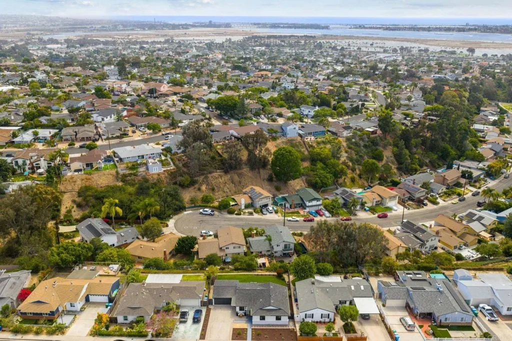 https://cdn.realtyfeed.com/cdn/127/306762262/cd8d09f57844f4dcf74f8fbbe4694c43.webp