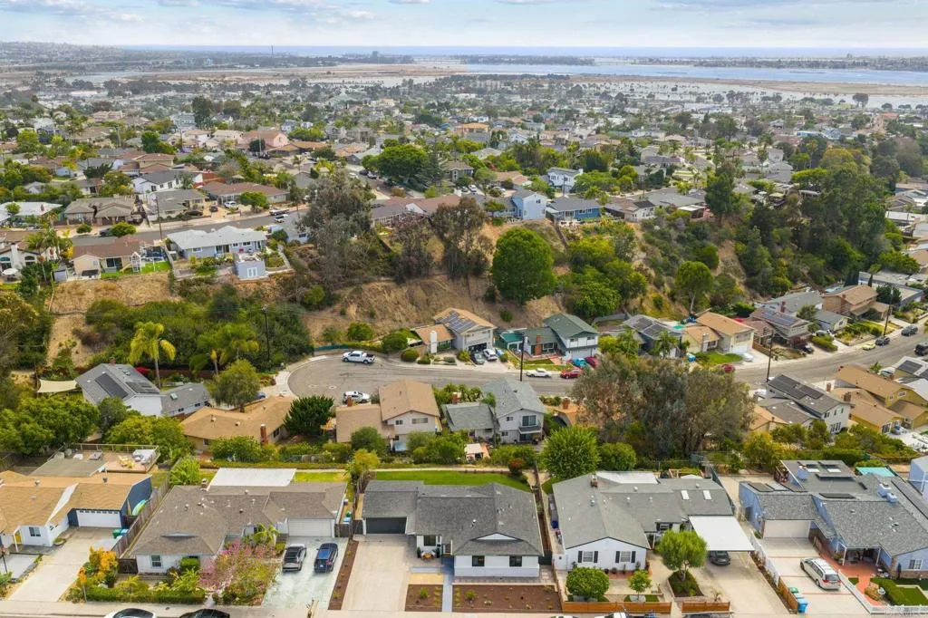 https://cdn.realtyfeed.com/cdn/127/306762262/edd4d9595f8ac27f962aef87b8ae10d7.webp