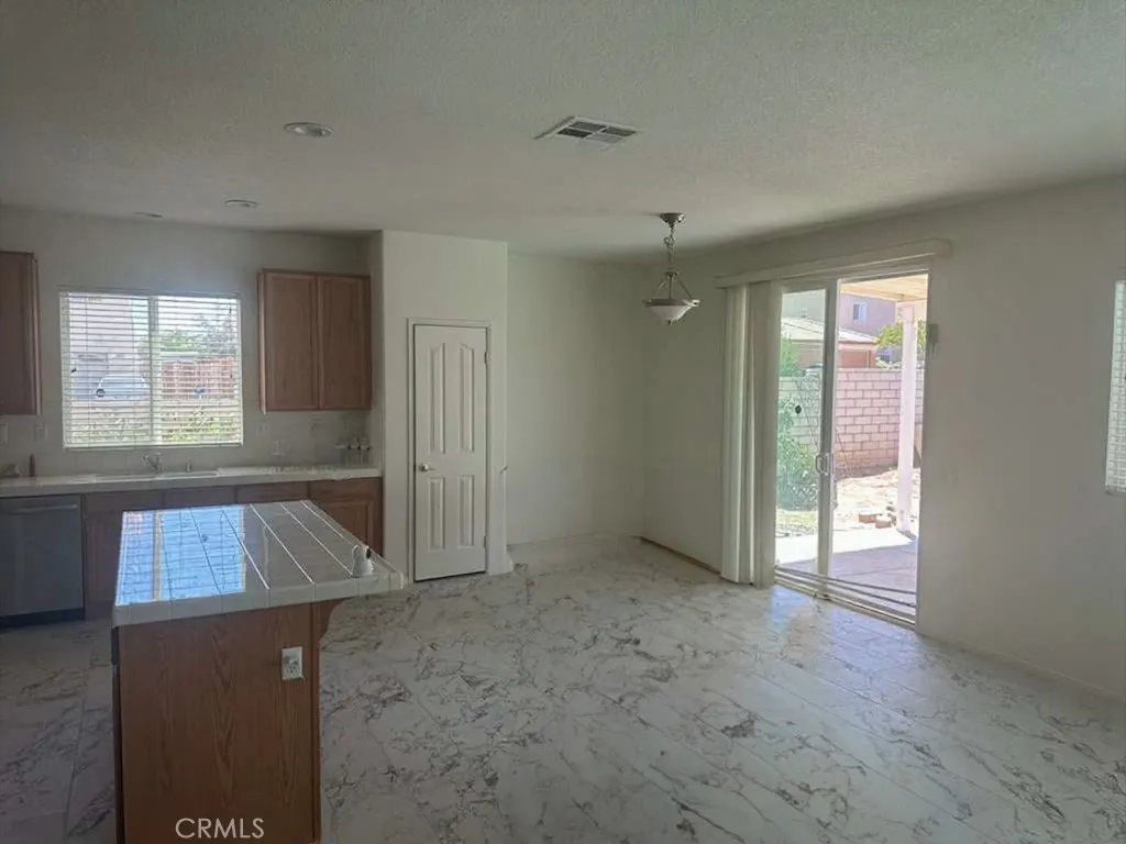 13775 Hanford Court, Victorville, CA 92394 - Photo 4 of 27, Victorville, CA