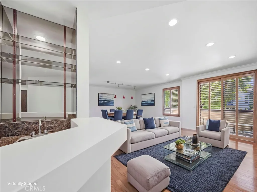 1315 Roxbury Dr Unit 204, Los Angeles, CA 90035 - Photo 4 of 19, Los Angeles, CA