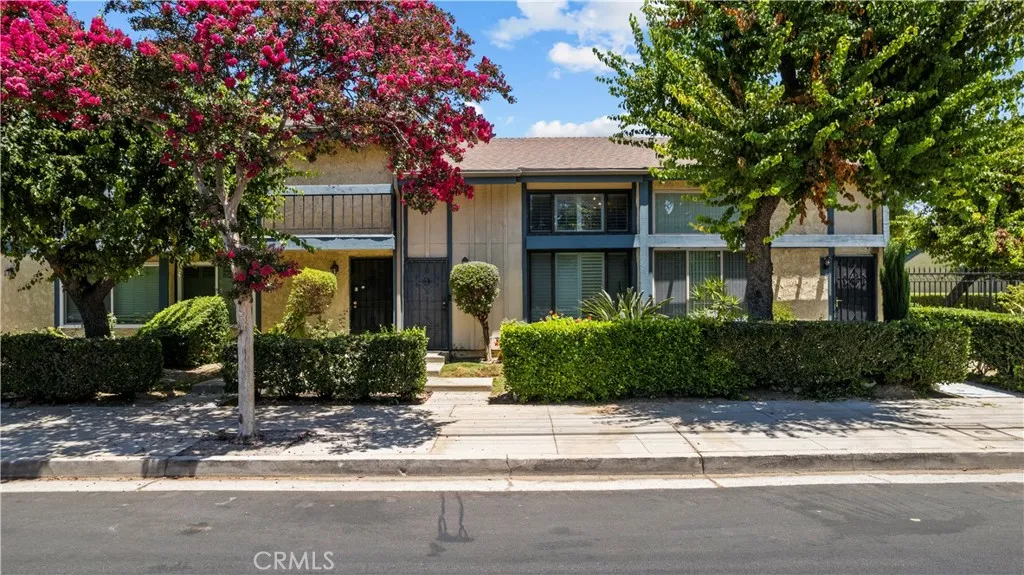16745 Vanowen, Los Angeles, CA 91406 - Main photo, Los Angeles, CA