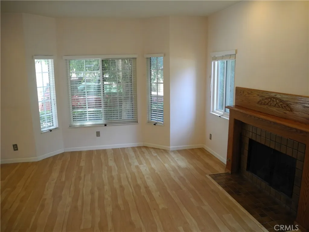 10221 De Soto Avenue Unit 107, Chatsworth, CA 91311 - Photo 4 of 33, Chatsworth, CA