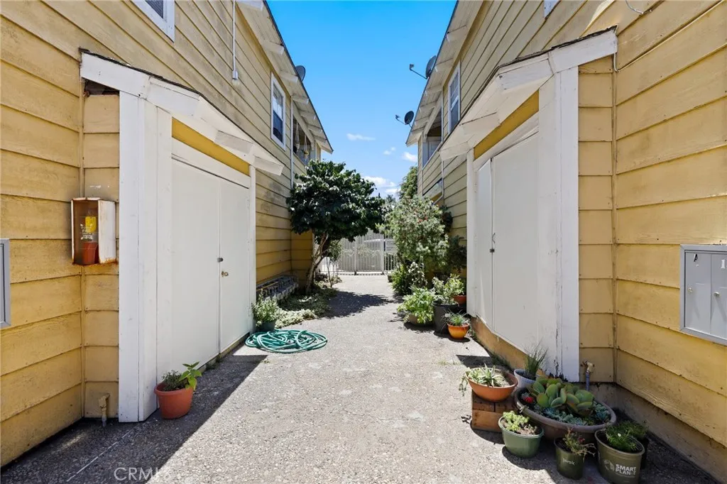 711 N Lacy Street Unit D, Santa Ana, CA 92701 - Photo 3 of 26, Santa Ana, CA