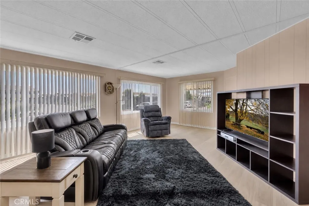 6741 Lincoln Unit 32, Buena Park, CA 90620 - Main photo, Buena Park, CA