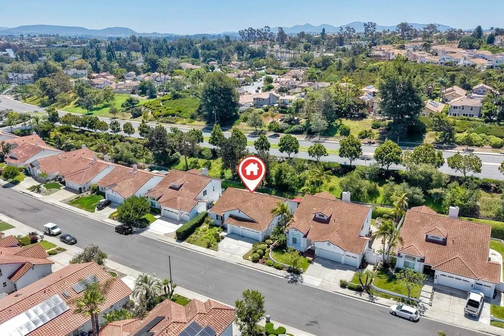 https://cdn.realtyfeed.com/cdn/127/306762343/813ef846ea49f8a1b30743bb7f831c37.webp