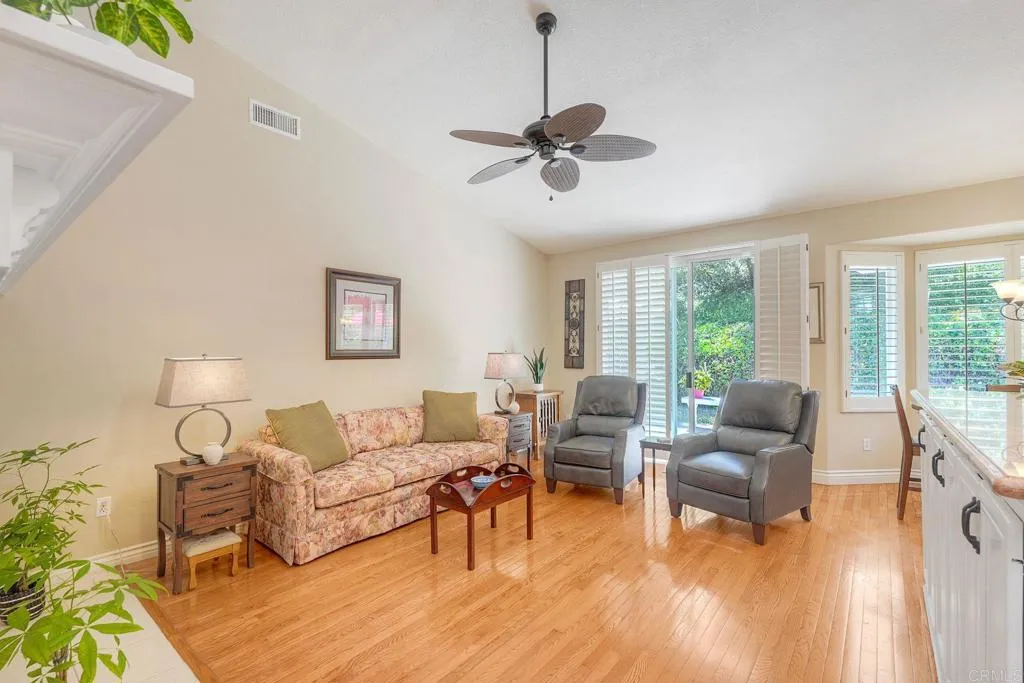 https://cdn.realtyfeed.com/cdn/127/306762343/c1cb003bec83b2c930bd379adb0a4eb3.webp